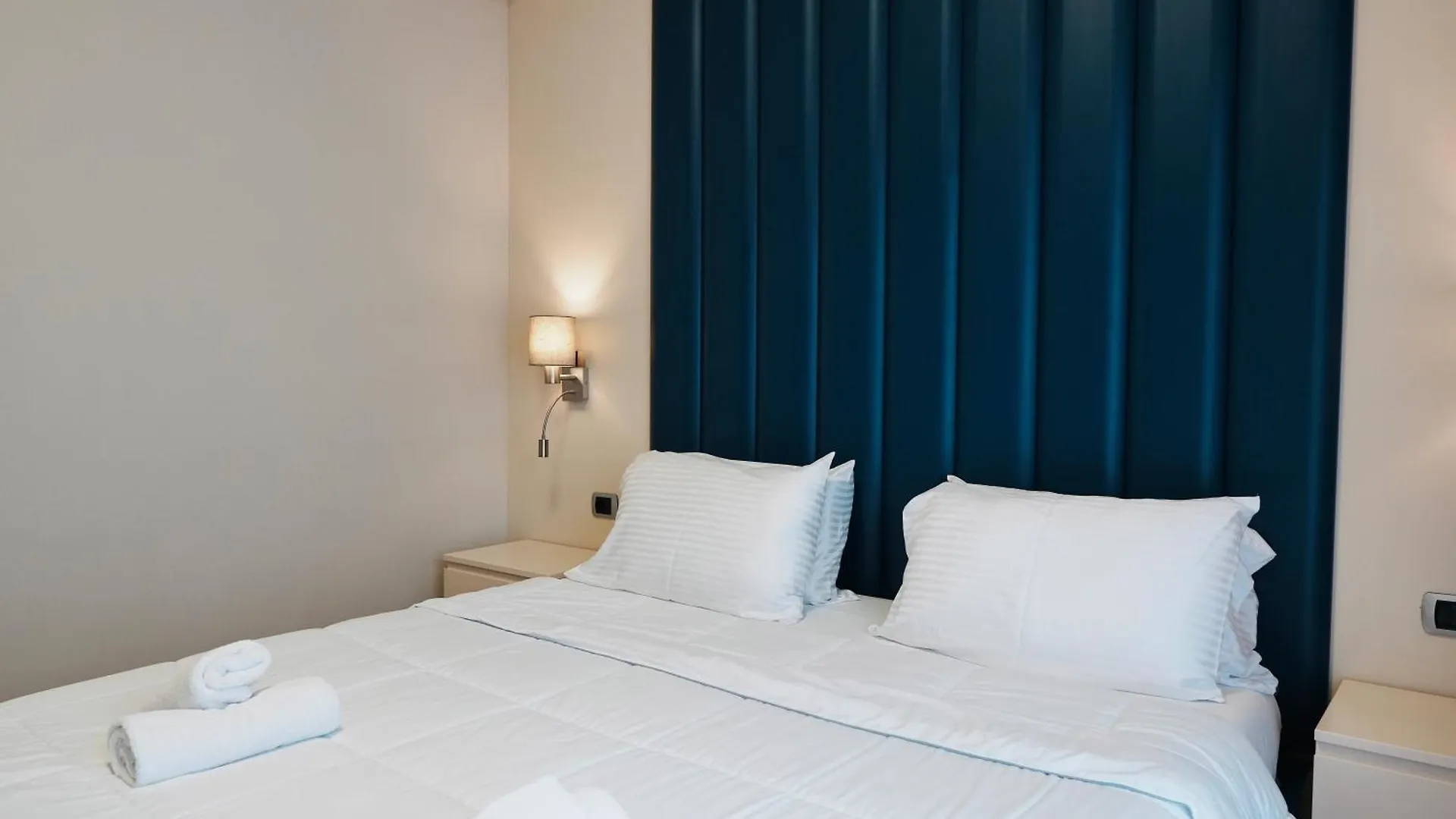 Hotel Blue Sky 4*, Sarande