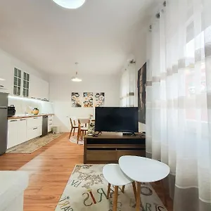 https://apartments-vila-13.hotels-in-tirana.com